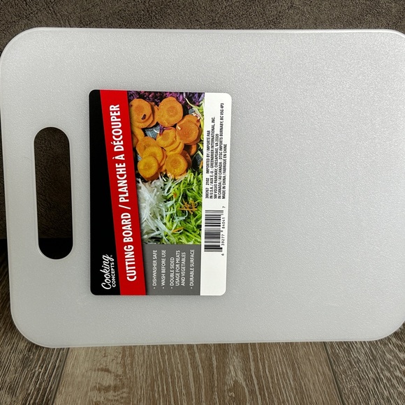 NWT Cooking Concepts Smaller Plastic Cutting Board 11” x 8.5”. Great Size!! - Picture 3 of 3